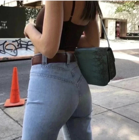 REFORMATION 70s Jean Skye Straight Leg 24 - Picture 7 of 13